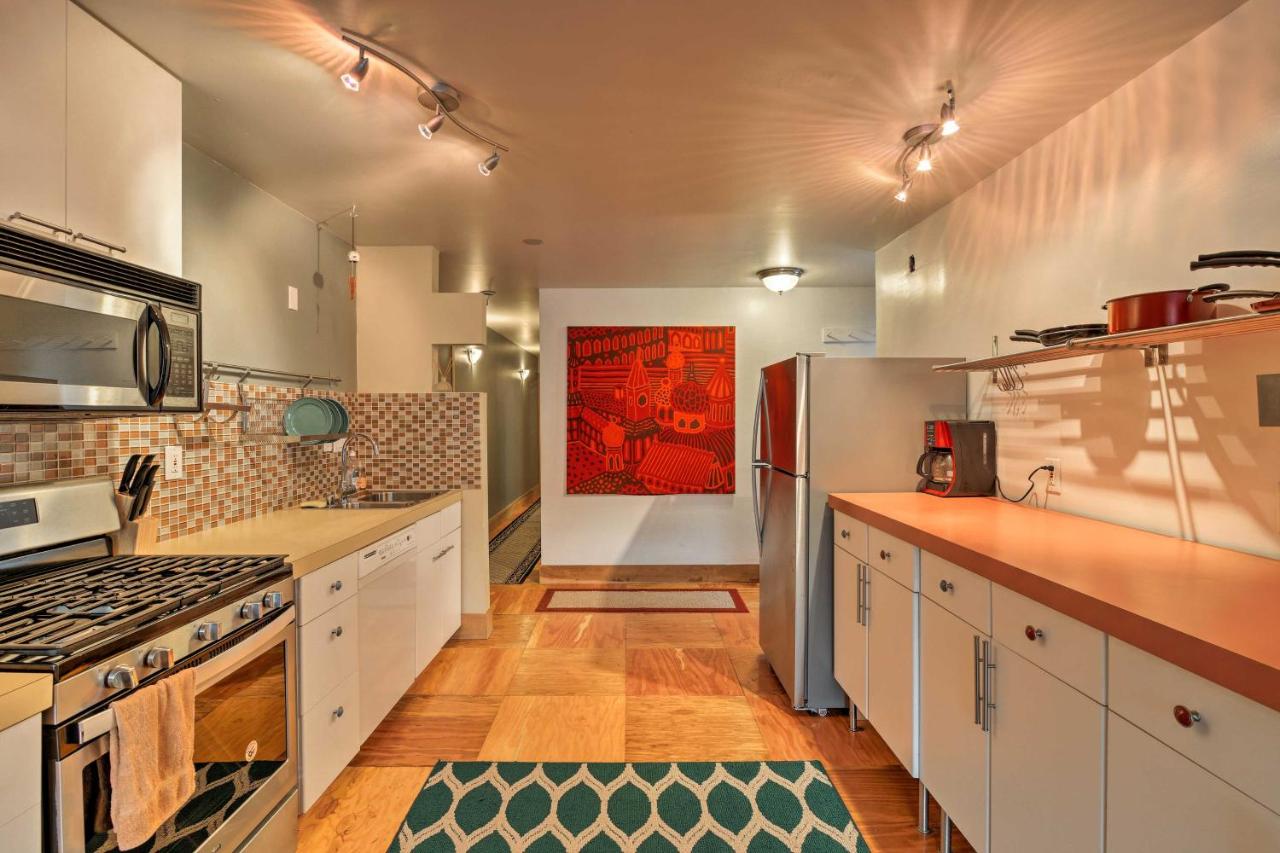 Walk to Town and Coast Anchorage Condo with Fireplace - B&B Anchorage