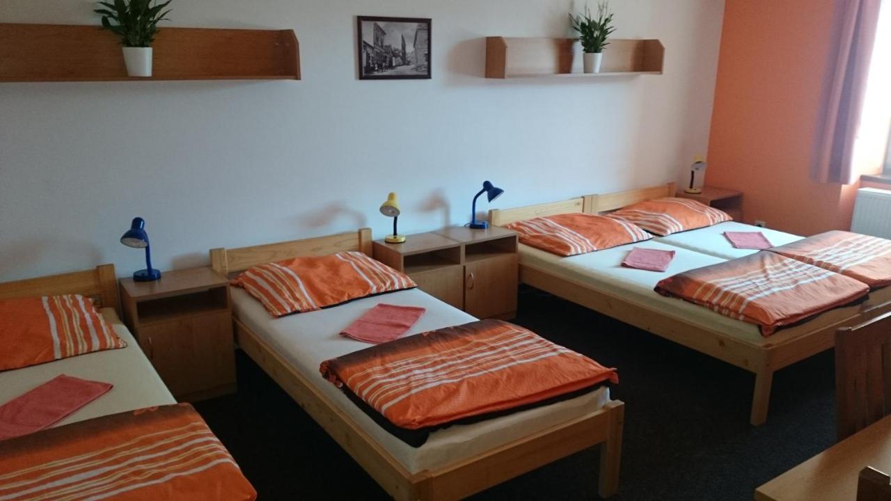 Vierbettzimmer mit Gemeinschaftsbad