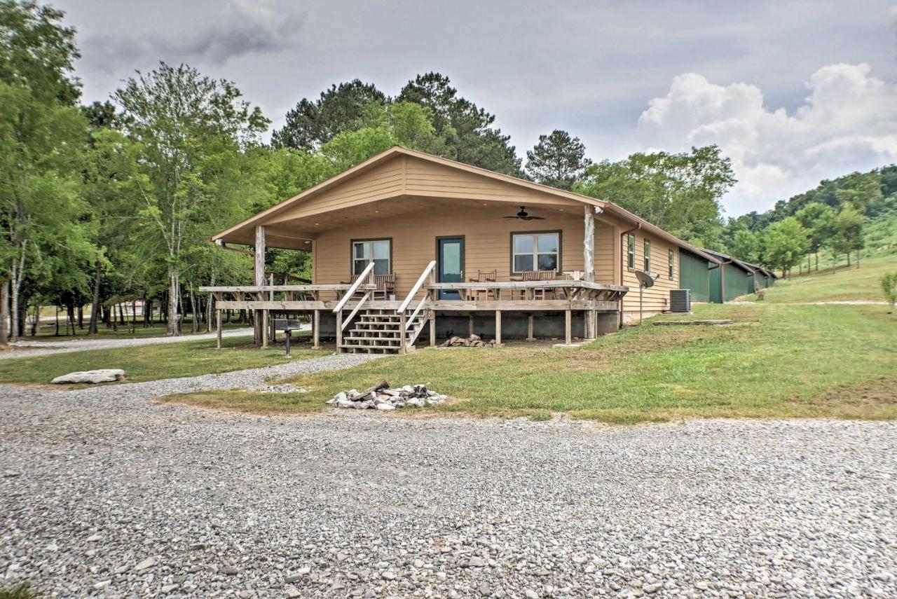 B&B Guntersville - Guntersville Cabin with Views - Hike to Lake! - Bed and Breakfast Guntersville