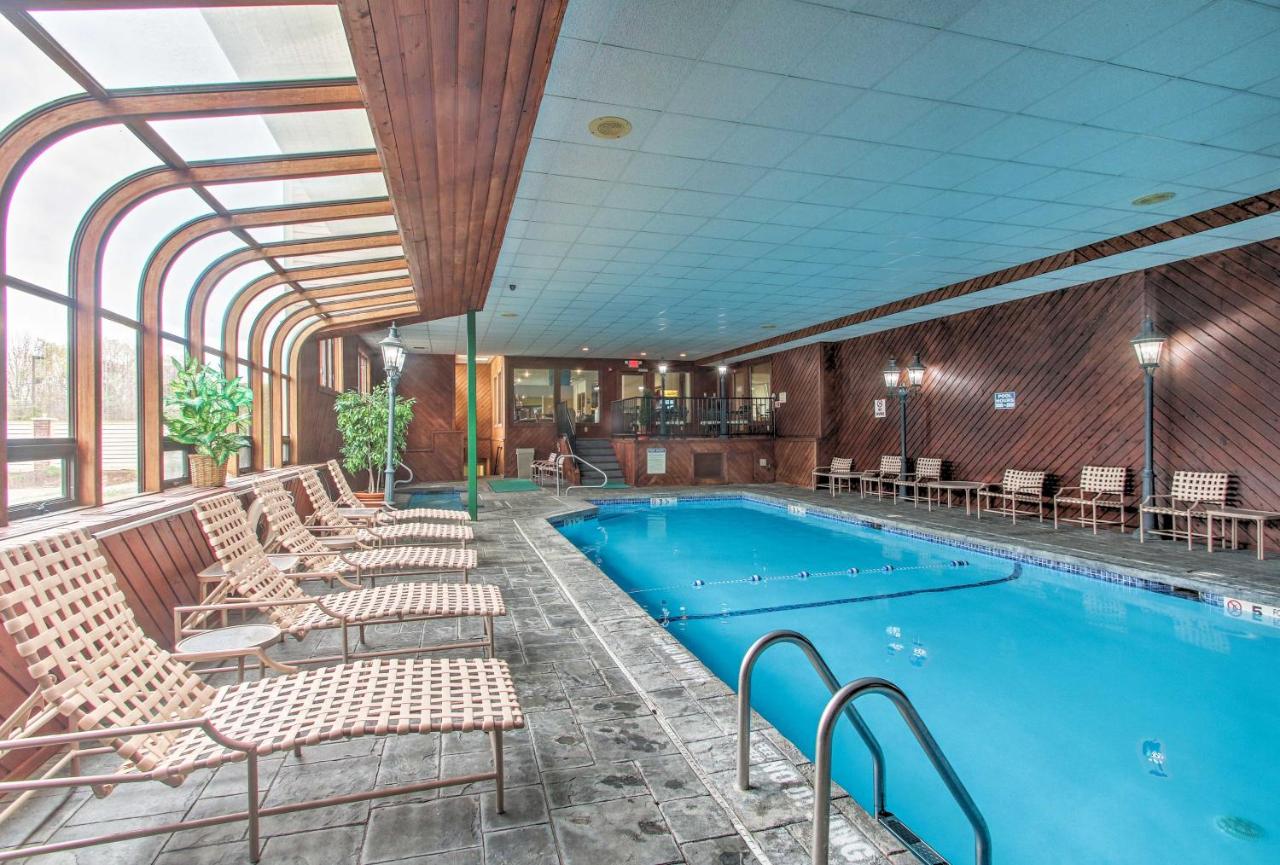 Lincoln Resort Condo w/ Pool Access - Near Hiking! - B&B Lincoln