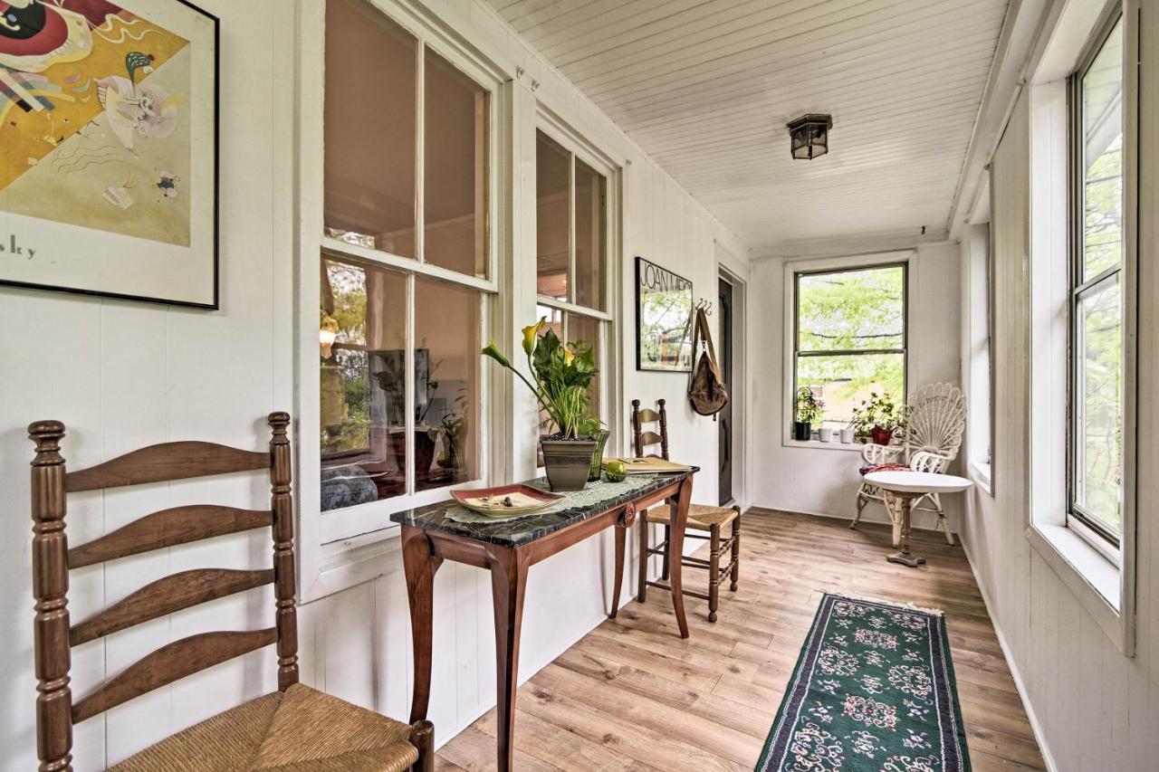 Millburn House with Deck - Walk to NYC Transit! - B&B