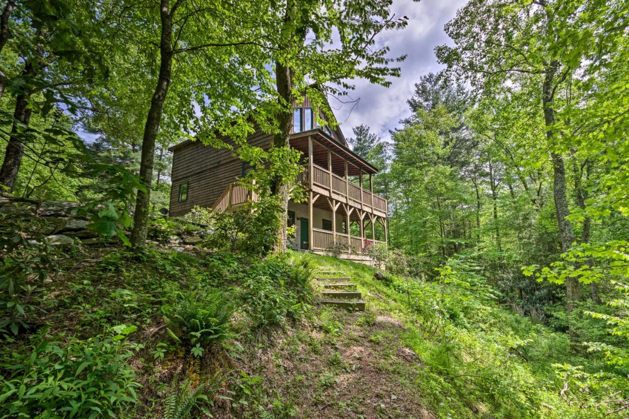 B&B Lenoir - Cabin with 22 Acres and Patio - 3 Mi to Blowing Rock - Bed and Breakfast Lenoir