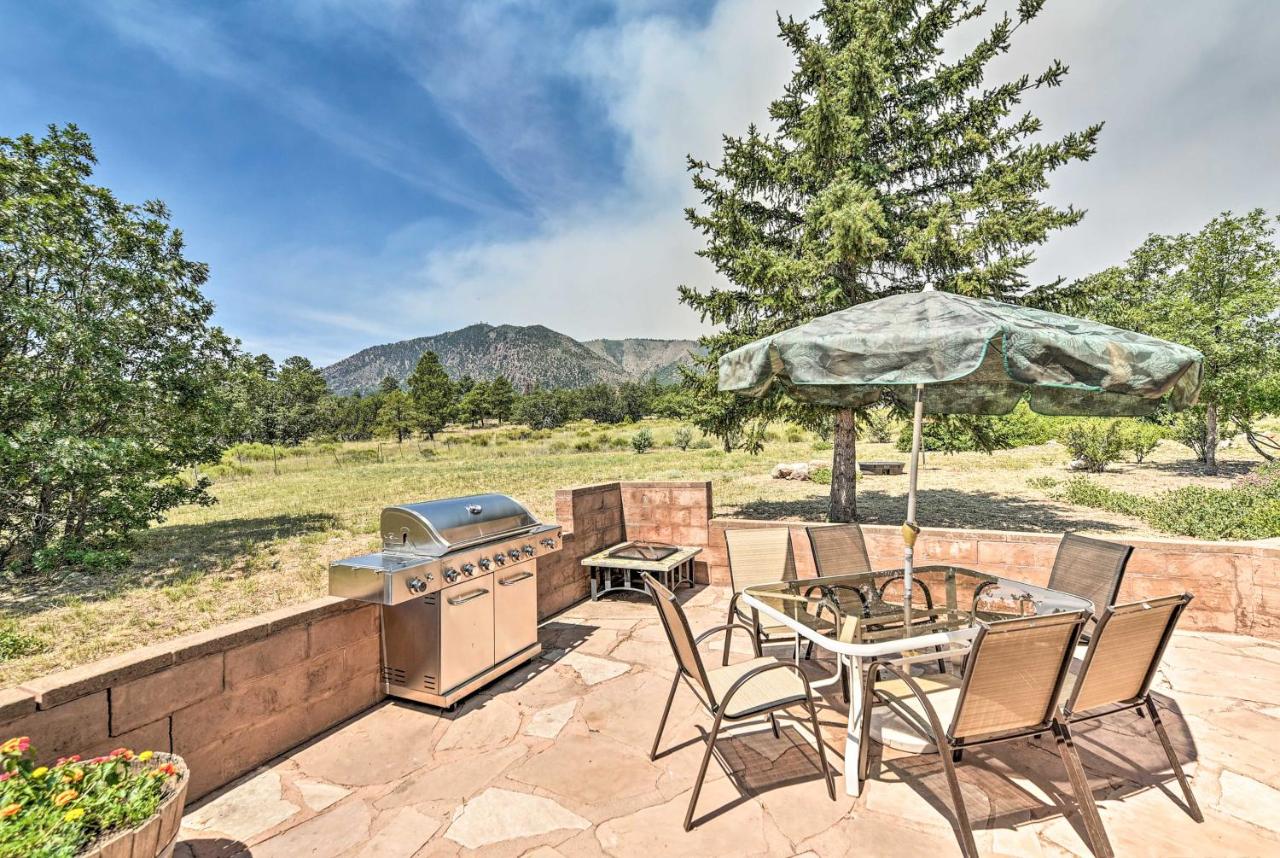 B&B Flagstaff - Lovely Flagstaff Home with BBQ Area and Mtn Views! - Bed and Breakfast Flagstaff