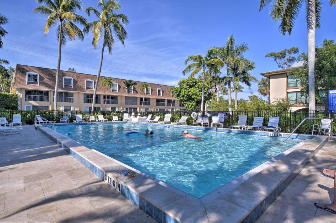 B&B Naples (Florida) - Naples Condo with Pool - Walk to Dining and Beach - Bed and Breakfast Naples (Florida)