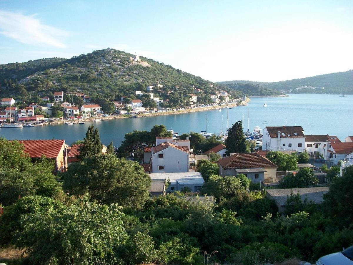 B&B Tisno - Apartments Luka - Bed and Breakfast Tisno