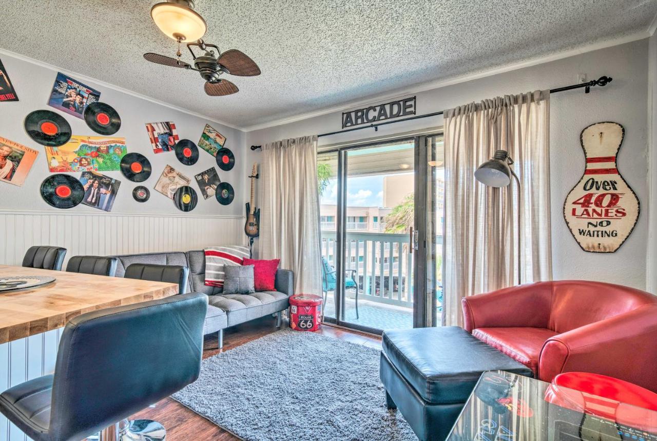 Beachfront Corpus Christi Condo with Arcade Room! - B&B