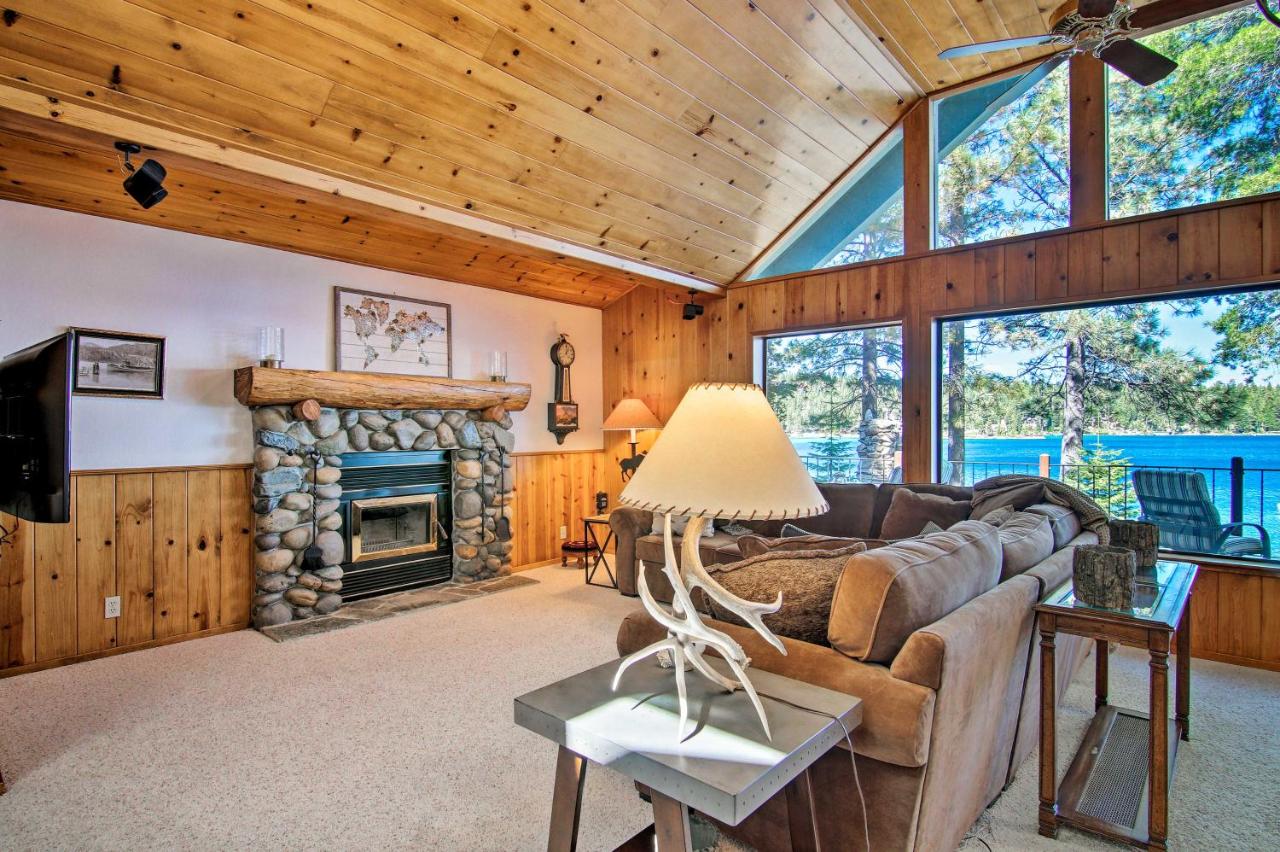 Hot Tub and Lake Tahoe Views Waterfront Retreat - B&B Tahoma