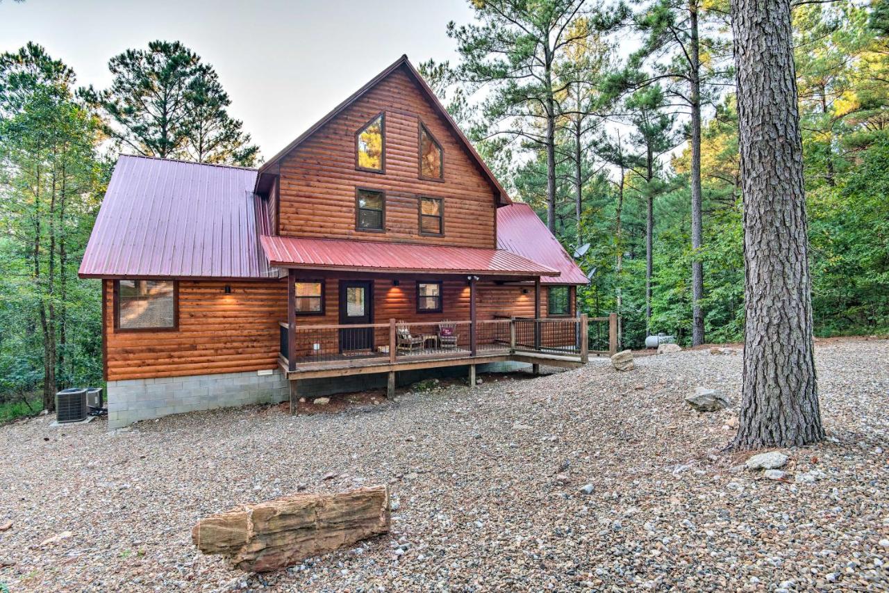 B&B Stephens Gap - Lux Cabin with Hot Tub, 6 Mi to Broken Bow Lake - Bed and Breakfast Stephens Gap