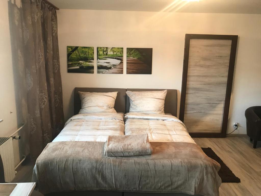 Apartment Waldblick mit Balkon, Küche und Bad in Salzgitter Thiede nähe Braunschweig - Ferienwohnung Salzgitter