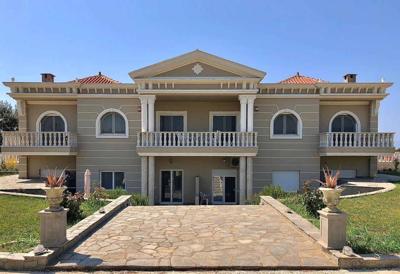 B&B Alexandroupoli - Villa Dimitri - GardenSide Souterrain - Bed and Breakfast Alexandroupoli