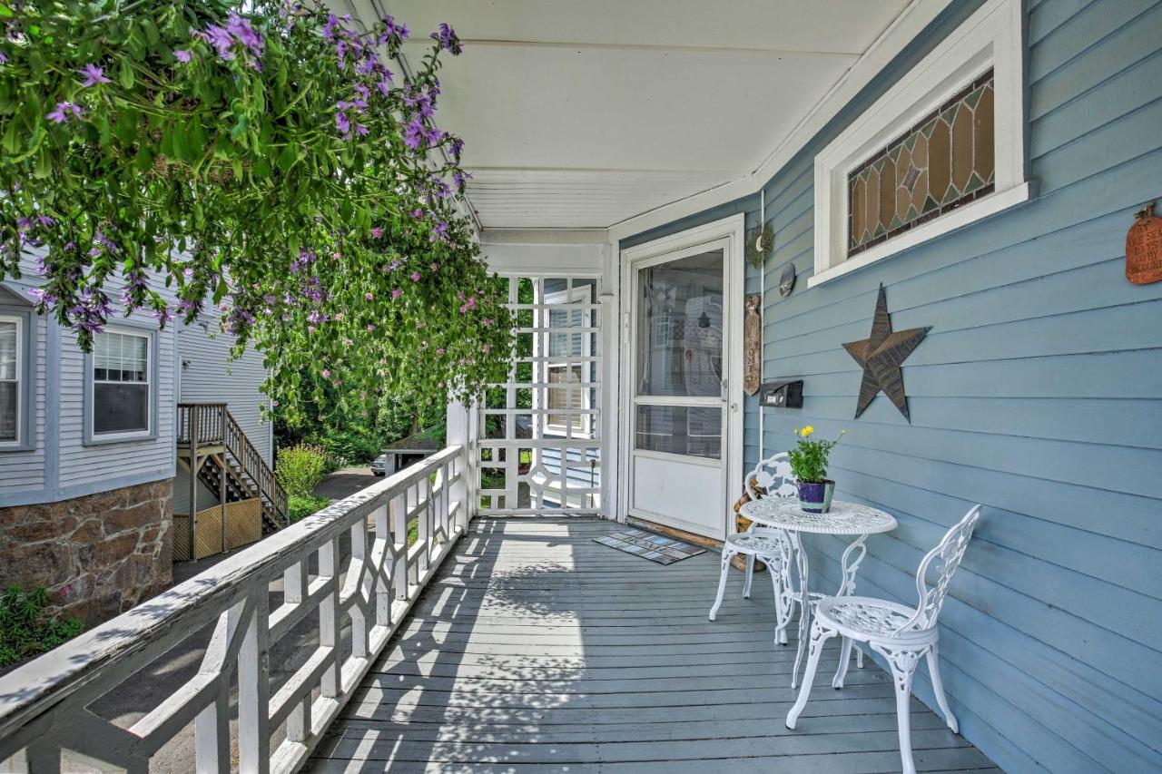 B&B Beverly - Quaint Beverly Townhome Walk to Beach and Downtown! - Bed and Breakfast Beverly