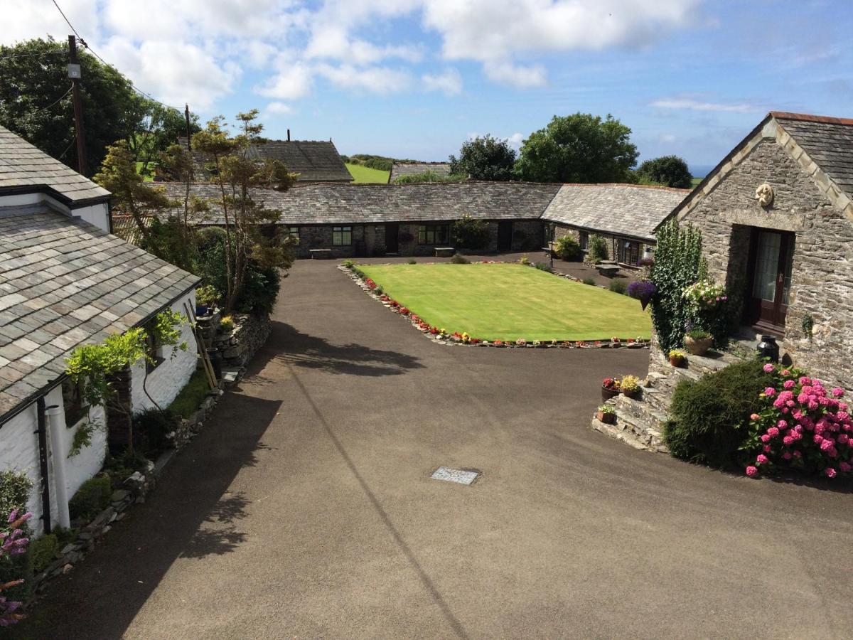 B&B Boscastle - Courtyard Farm Cottages - Bed and Breakfast Boscastle