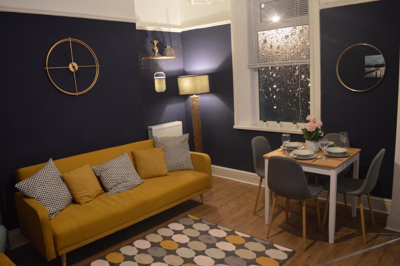 9 bed house (7 Mins) 2 miles from Newcastle centre - Chambres d’hôtes Newcastle-upon-Tyne