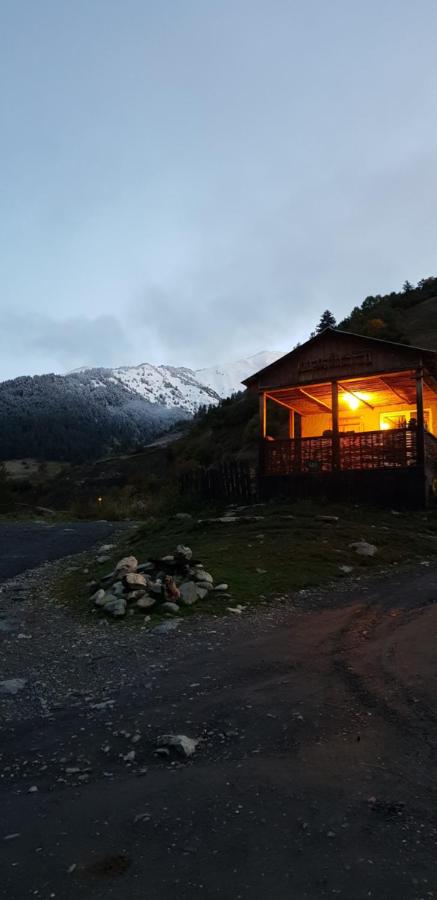 Guesthouse Robinzon Lalkhori - Chambres d’hôtes