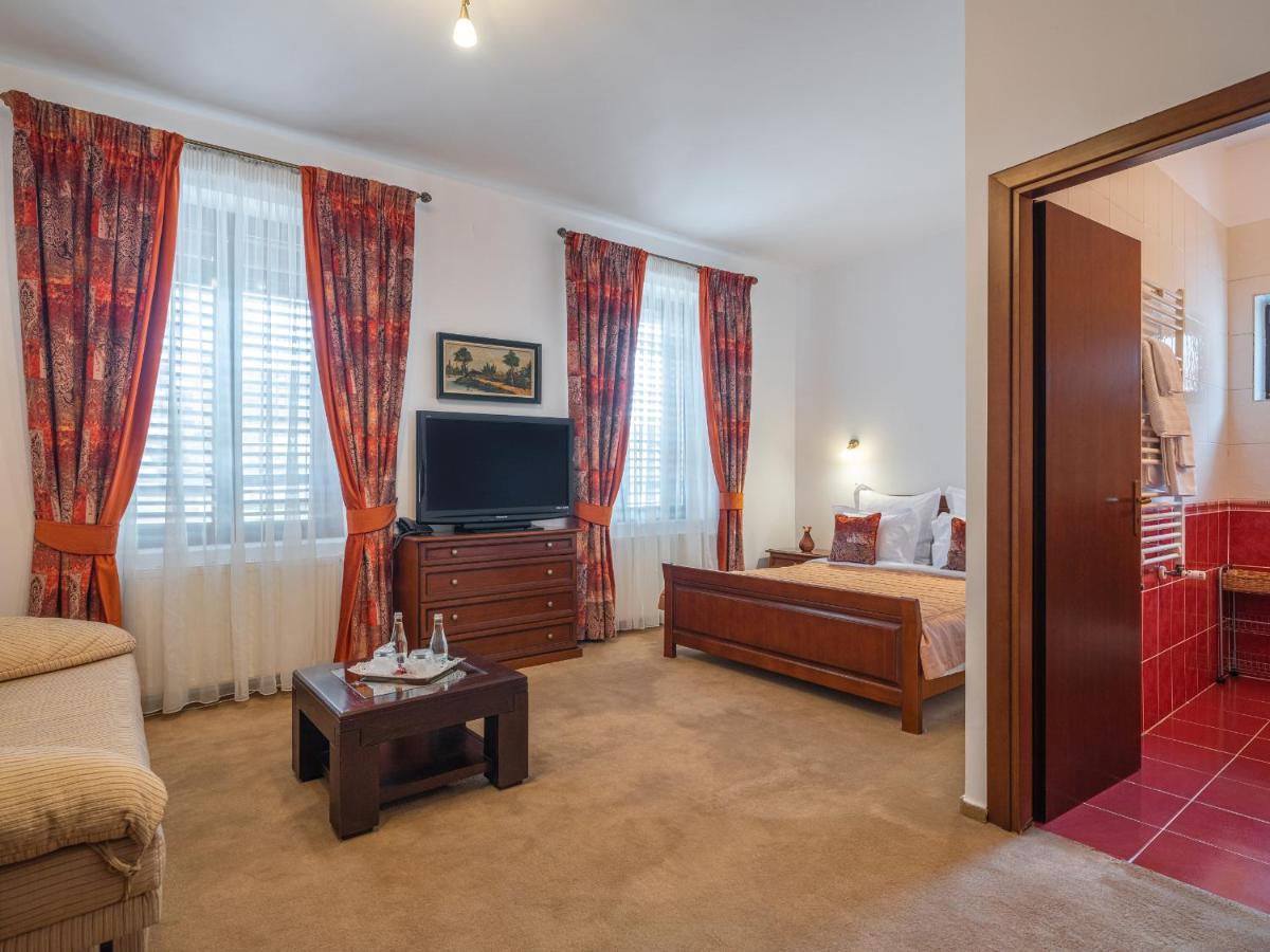 Large Double Room