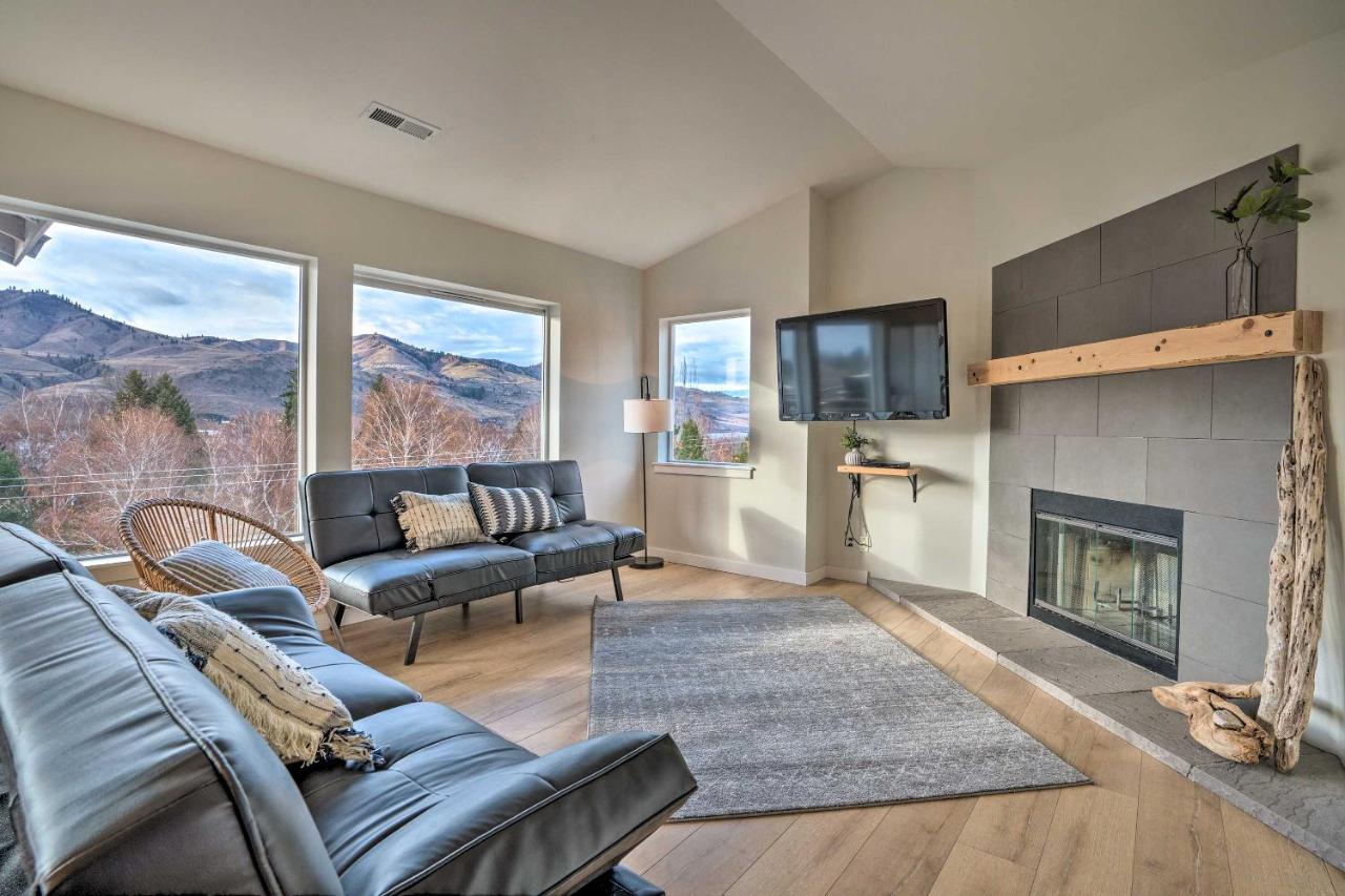 B&B Chelan - Chic Chelan Condo with Balcony, Walk to Lake and Dtwn! - Bed and Breakfast Chelan