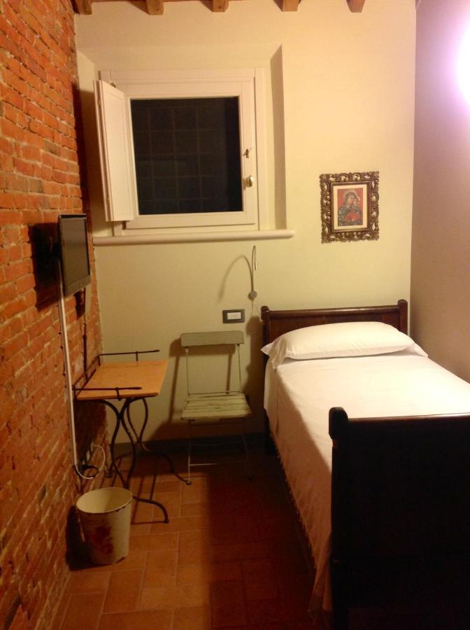 Single Room with Shared Bathroom