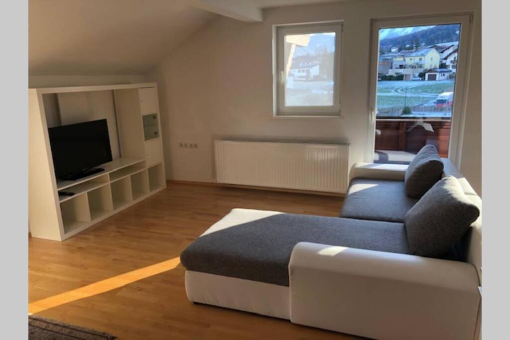 B&B Innsbruck - Haus Altenburg - Bed and Breakfast Innsbruck