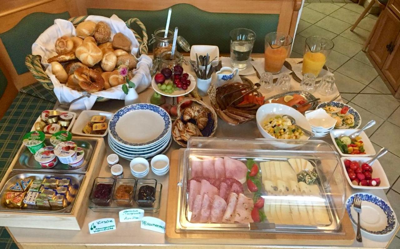 Frühstückspension Gästehaus Zum weissen Rössl - Chambres d'hôtes Wallgau