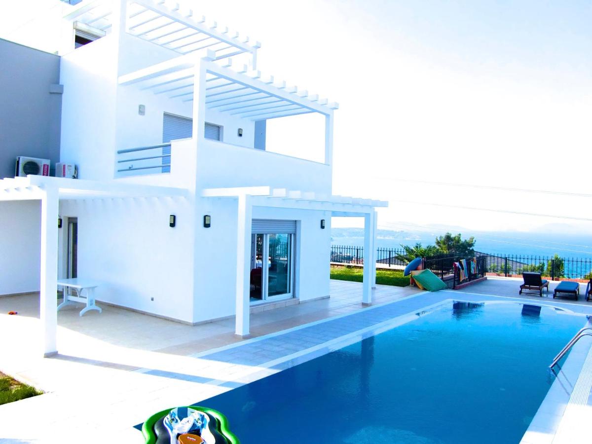 B&B Çeşme - Luxury Villa with amazing view, Cesme - Bed and Breakfast Çeşme