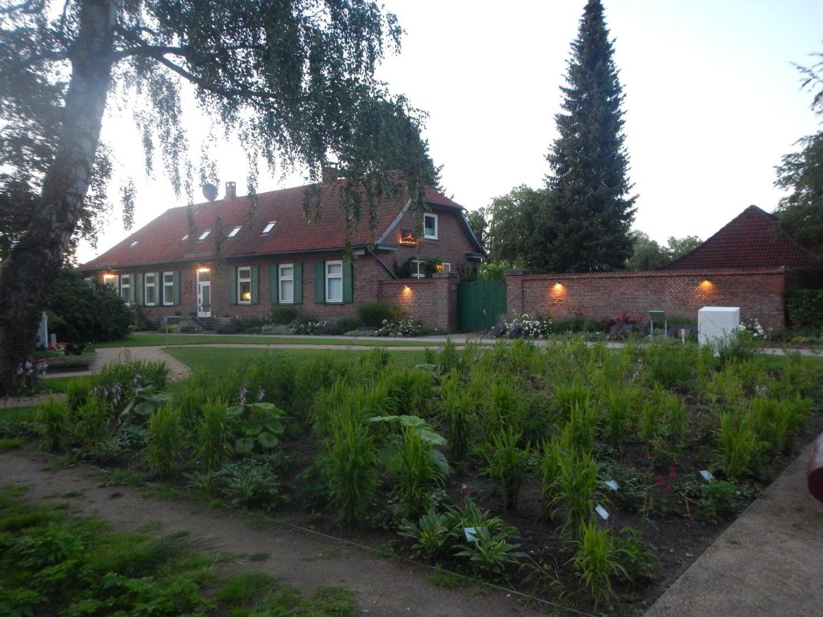 4 Sterne Wohnen "Zum alten Forsthof" am Schlosspark, App 3 "wunnerbor" - B&B Eutin