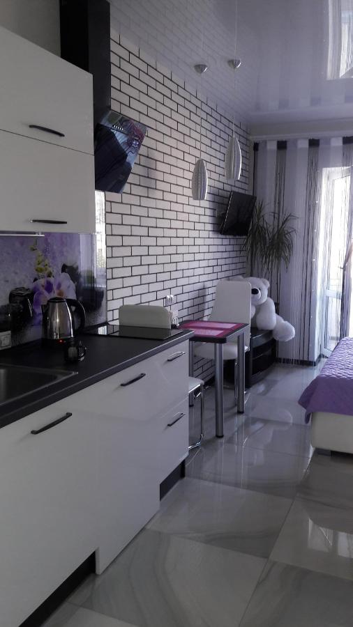 Апартаменты. Холодная гора, ул. Дудинской 1а. - B&B
