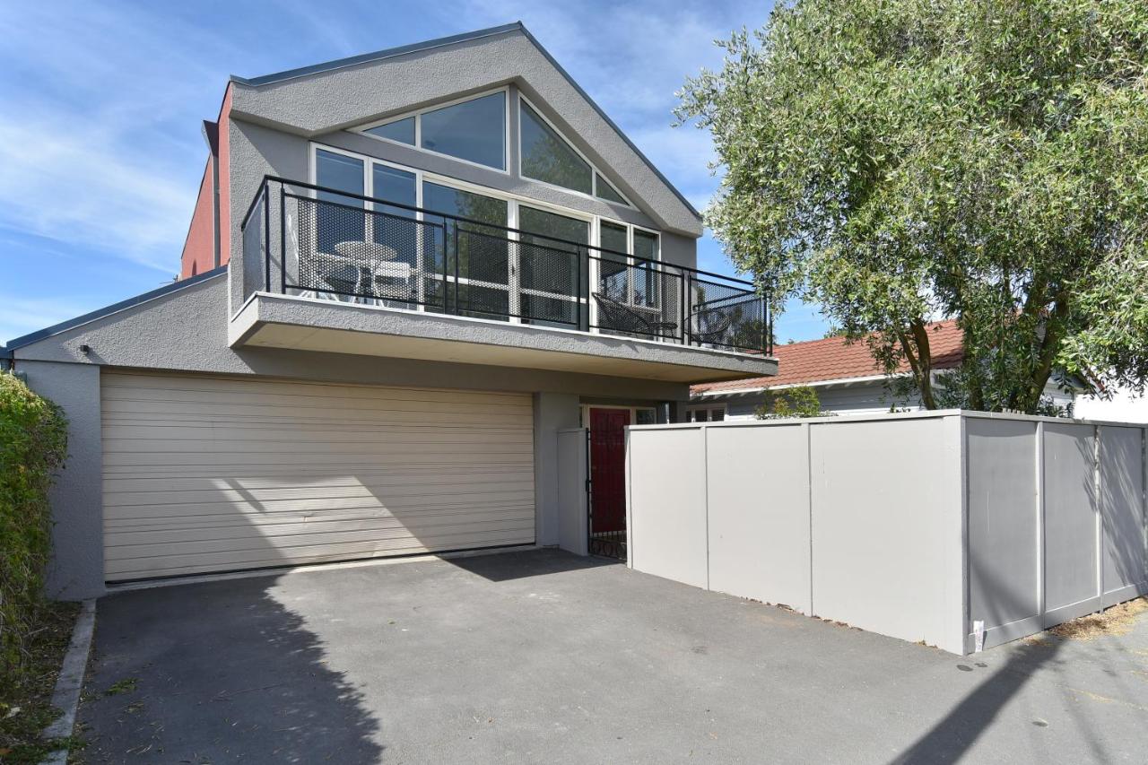 City Haven - 4BR for Families & Friends, Secure Parking - Chambres d’hôtes Christchurch