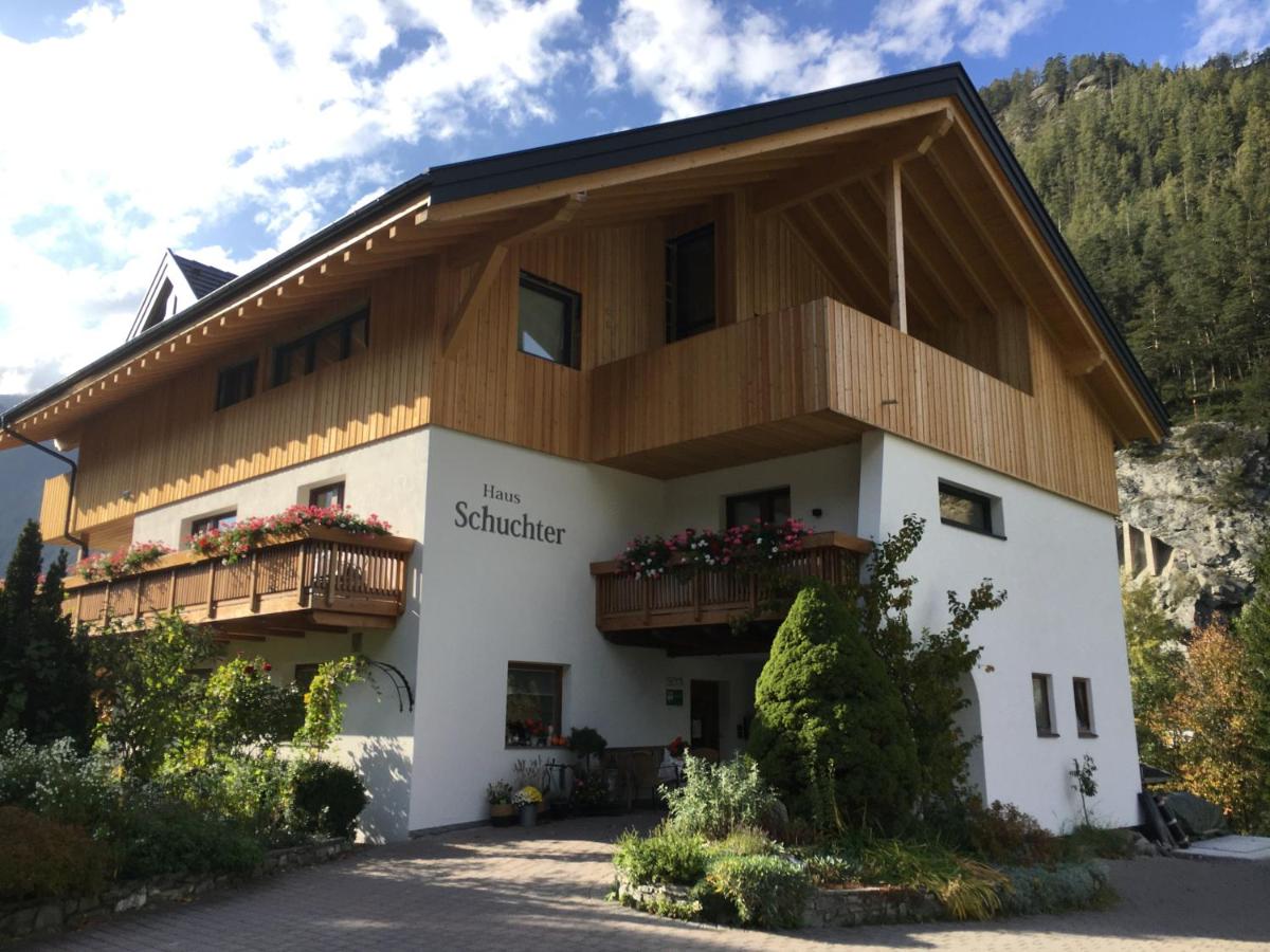 B&B Pfunds - Haus Schuchter - Bed and Breakfast Pfunds
