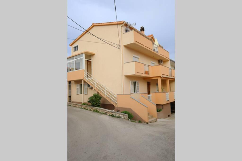 Apartman Lara - B&B