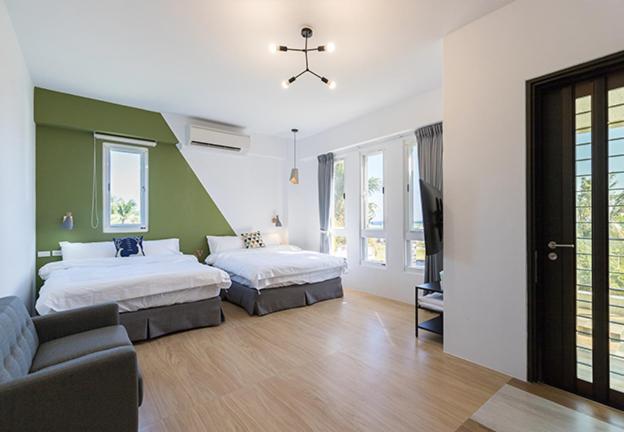 Quadruple Room with Private Bathroom