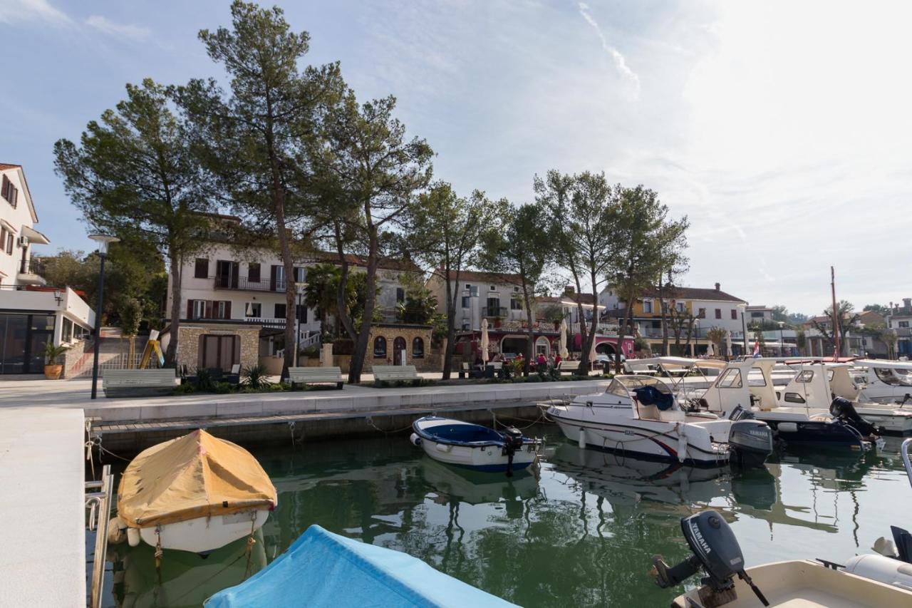 Apartman Hrabrić 2 - B&B Njivice