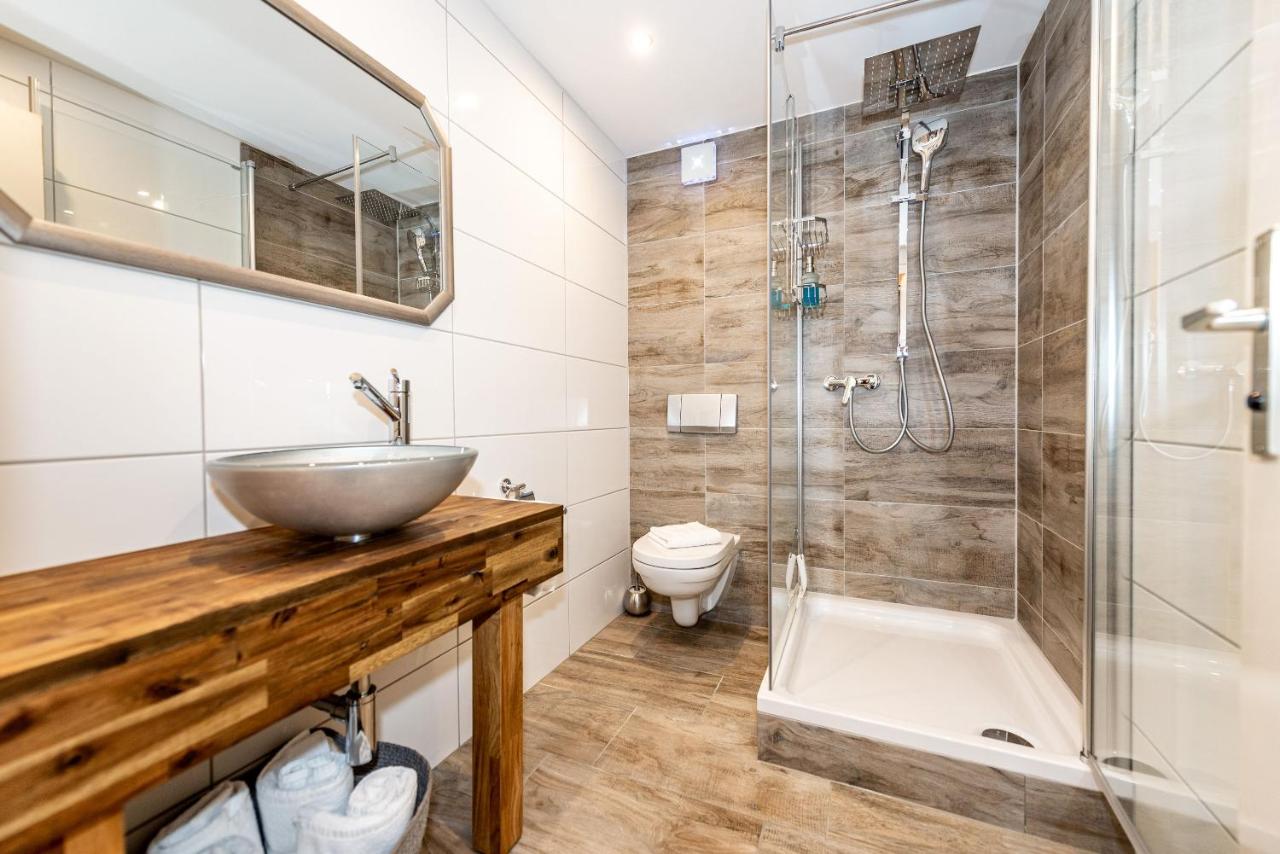 Comfort Two-Bedroom Apartment with Terrace