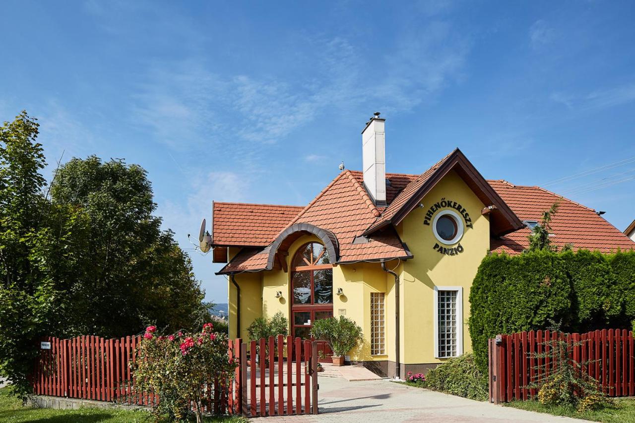 Pihenőkereszt Panzió - Chambres d’hôtes