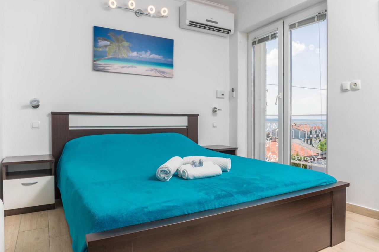 Doppelzimmer mit Balkon und Meerblick