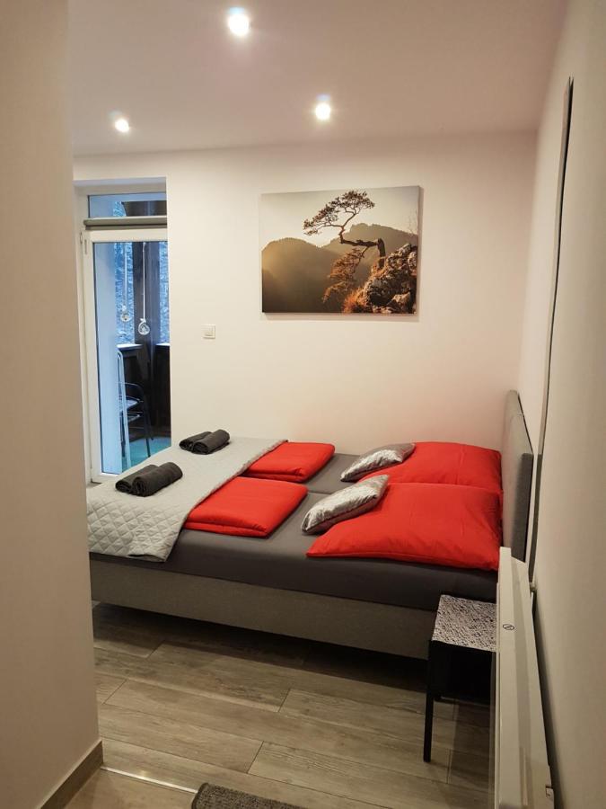 Apartment with Mountain View