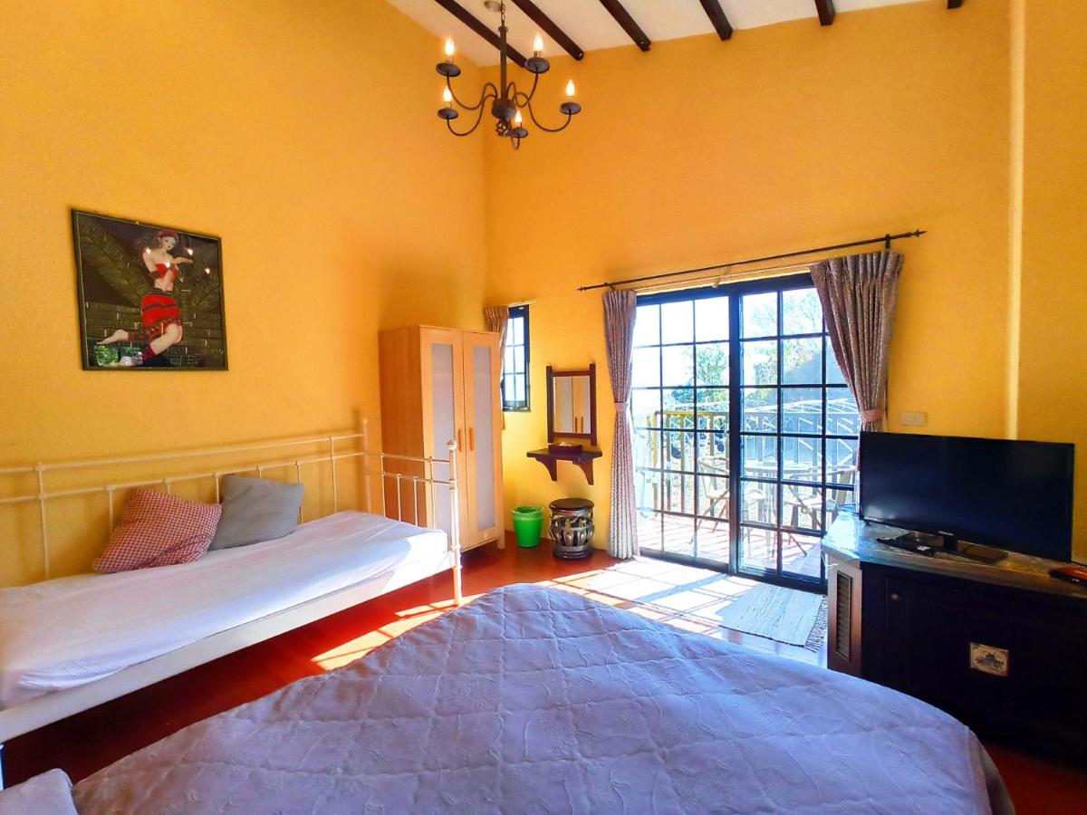 Habitación Triple con balcón