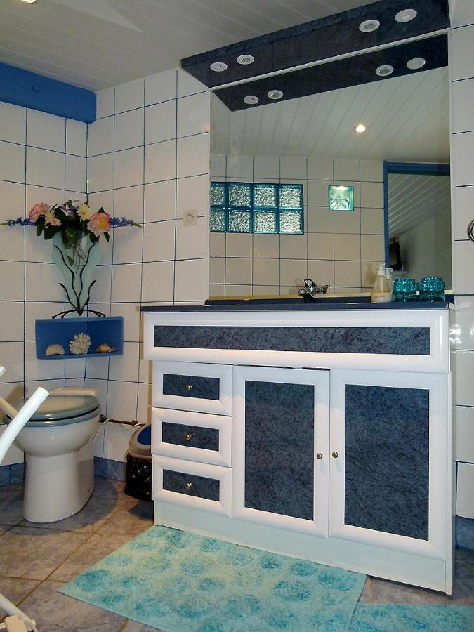 Dreibettzimmer mit eigenem Bad