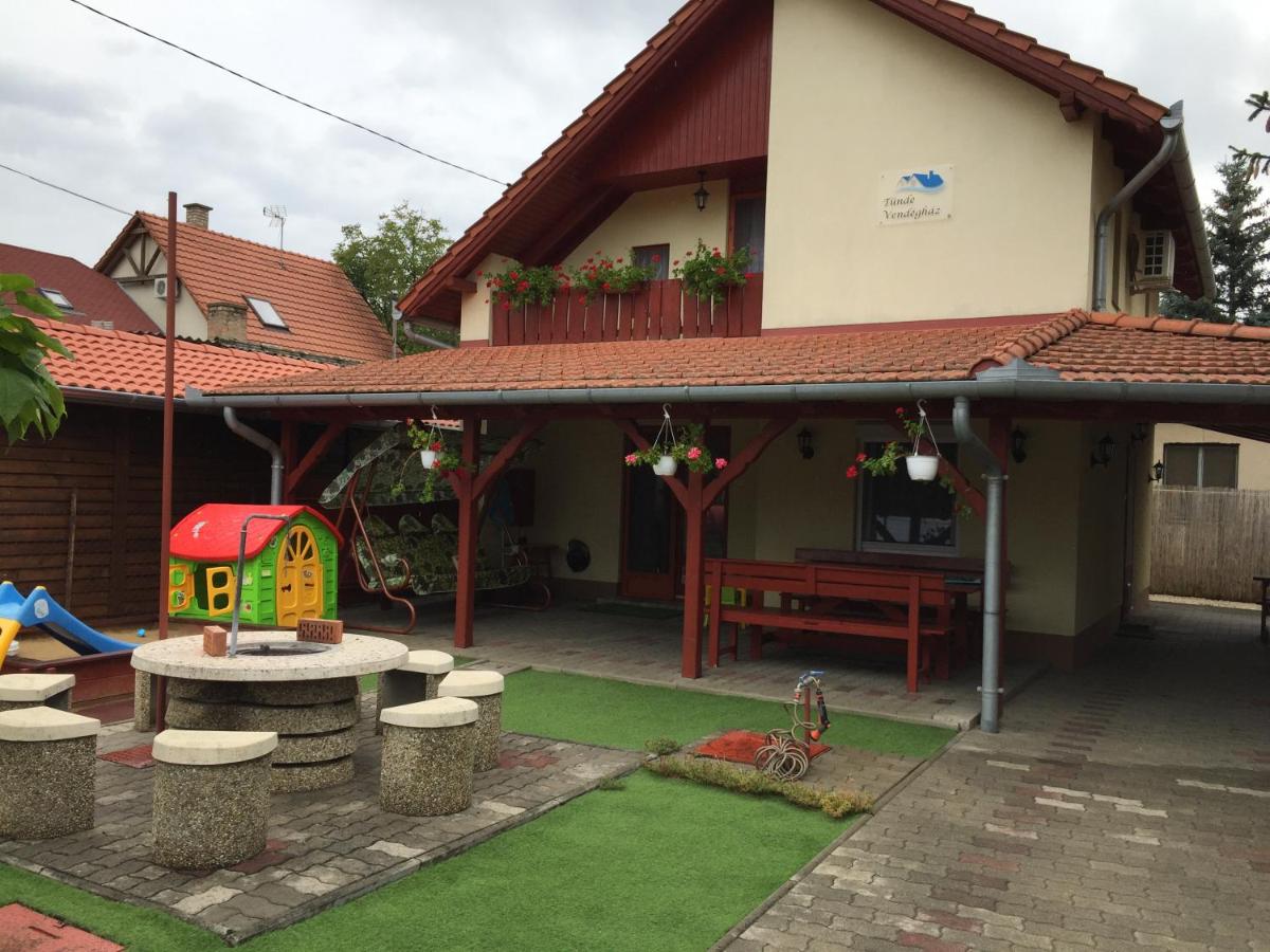 Tünde Vendégház - B&B