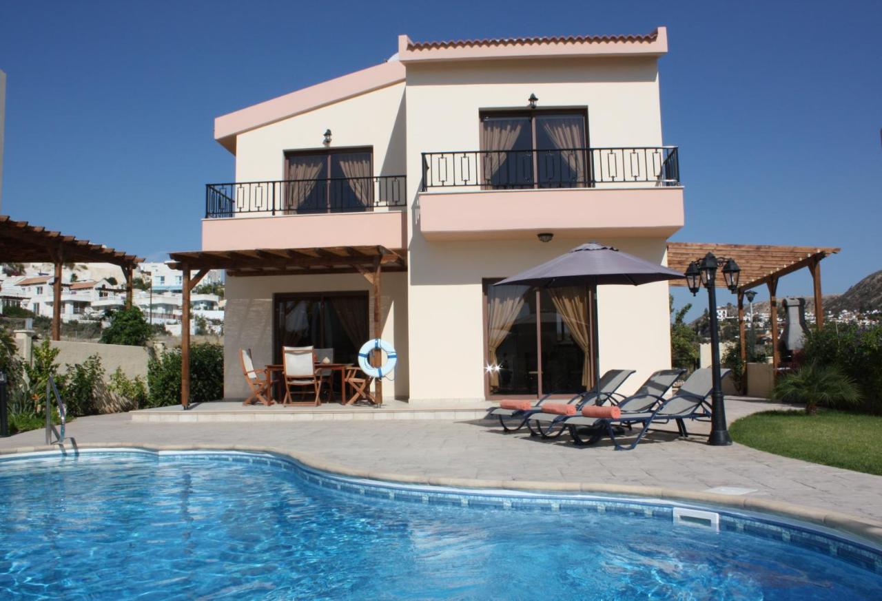 Luxus-Villa mit 2 Schlafzimmern und eigenem Pool