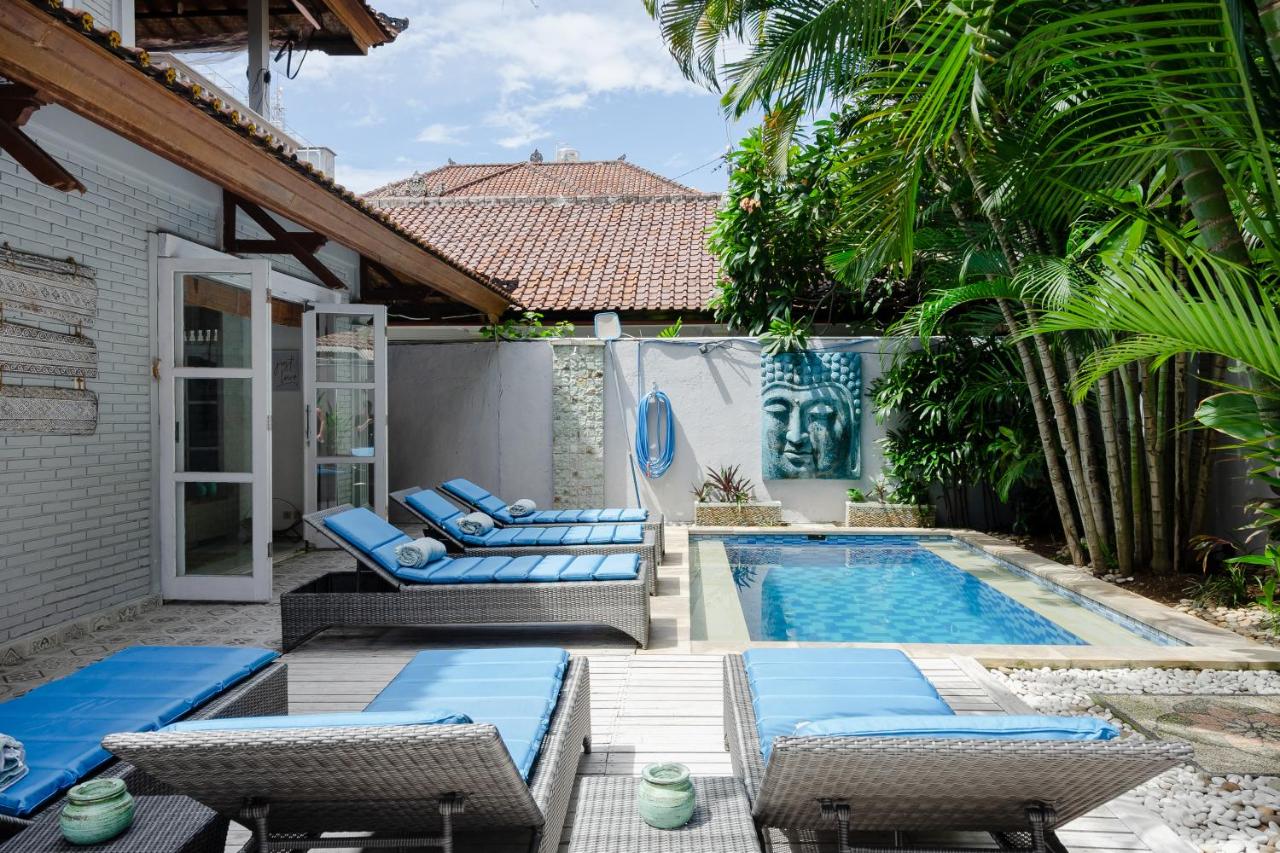 B&B Legian - Tropical House - Legian - Bed and Breakfast Legian