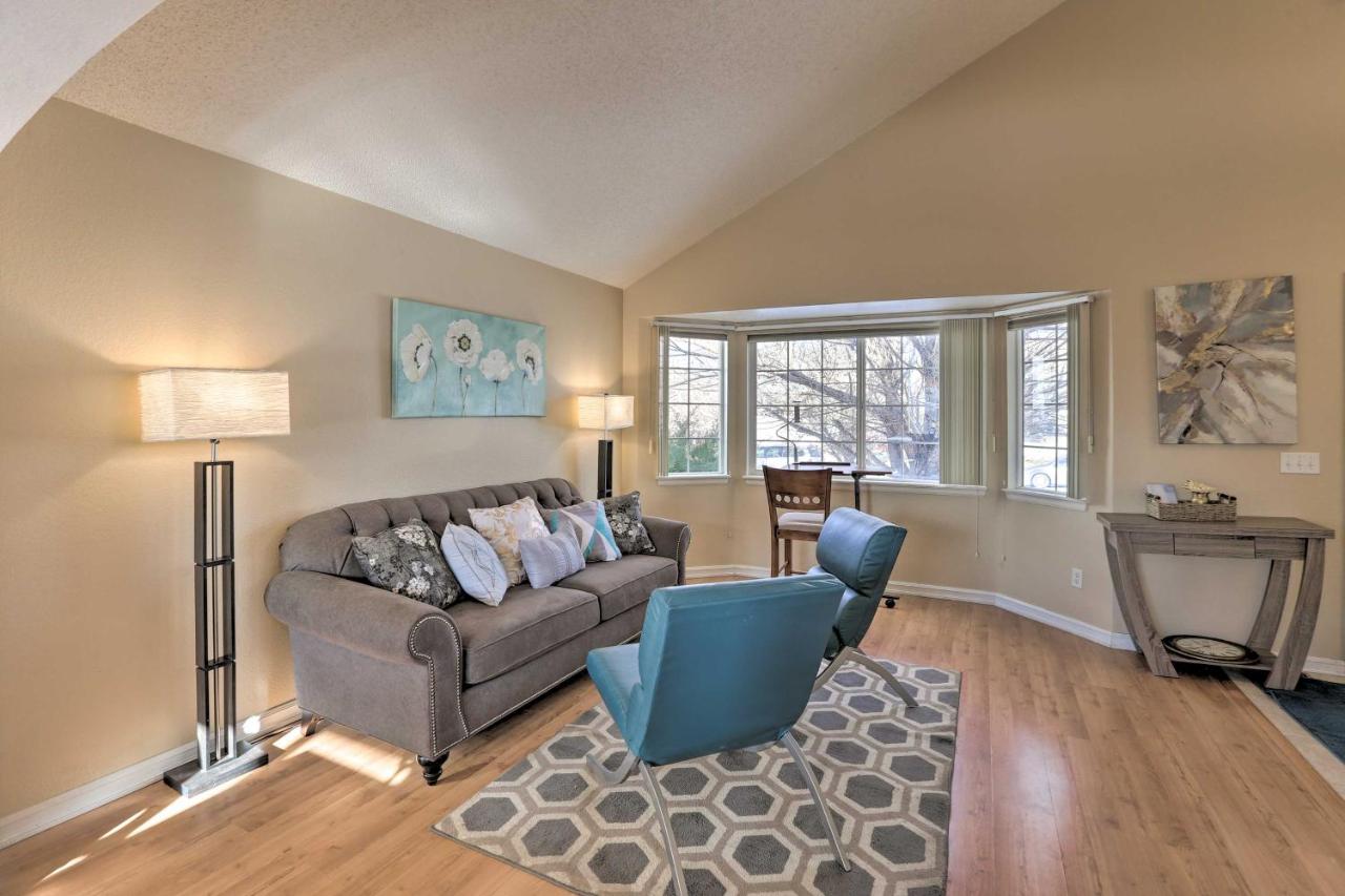 Cozy Centennial Home with Fenced-In Backyard! - Ferienwohnung