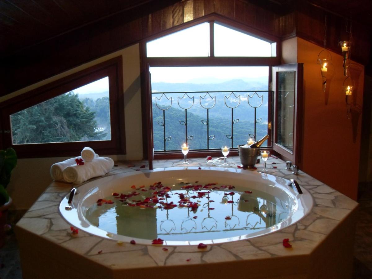 Suite mit Bergblick