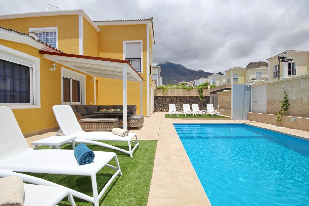 Amazing 5-bedroom villa in Costa Adeje - Ferienwohnung Adeje