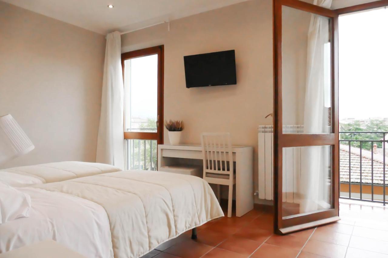 Twin Room with Private External Bathroom