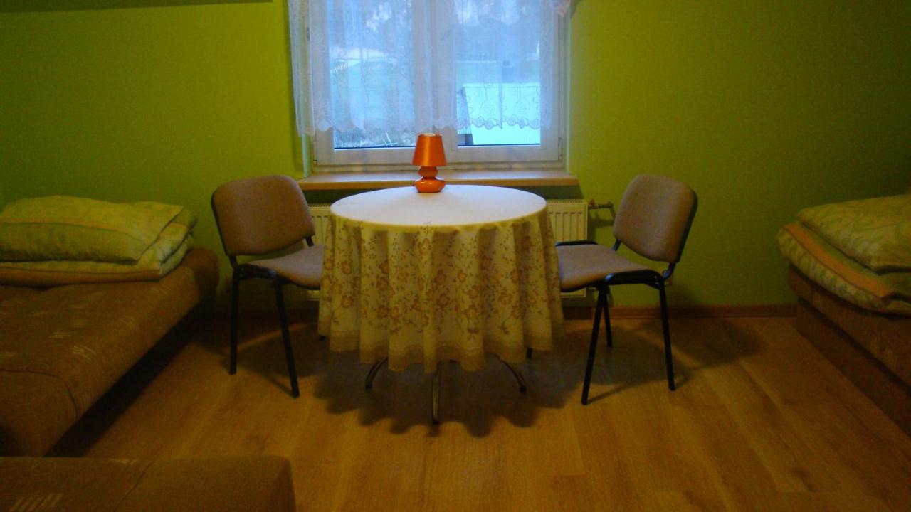 Dreibettzimmer mit Gemeinschaftsbad