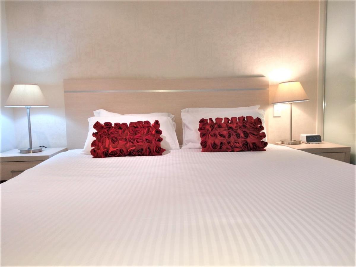 B&B Adelaide - Hi 5 star luxury Adelaide City Apartment - Bed and Breakfast Adelaide