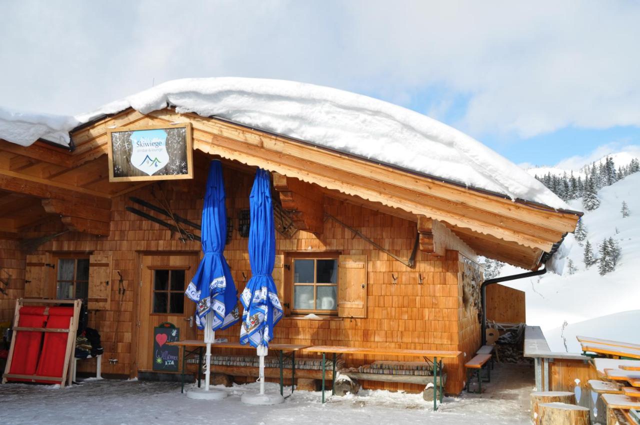 Almapartment Skiwiege - Ski-in - Ski-out ONLY - B&B Kirchberg
