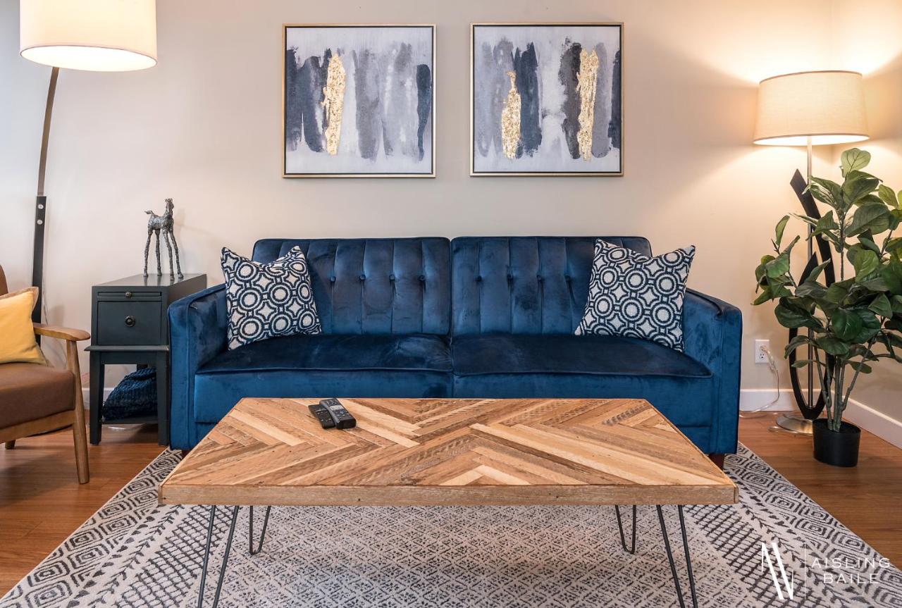 Rustic Modern 2 Bed 2 Bath with Lakeview Pool and Hot Tub - B&B Invermere