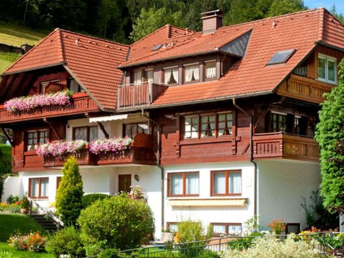 B&B Bad Rippoldsau-Schapbach - Gästehaus Maria - Bed and Breakfast Bad Rippoldsau-Schapbach