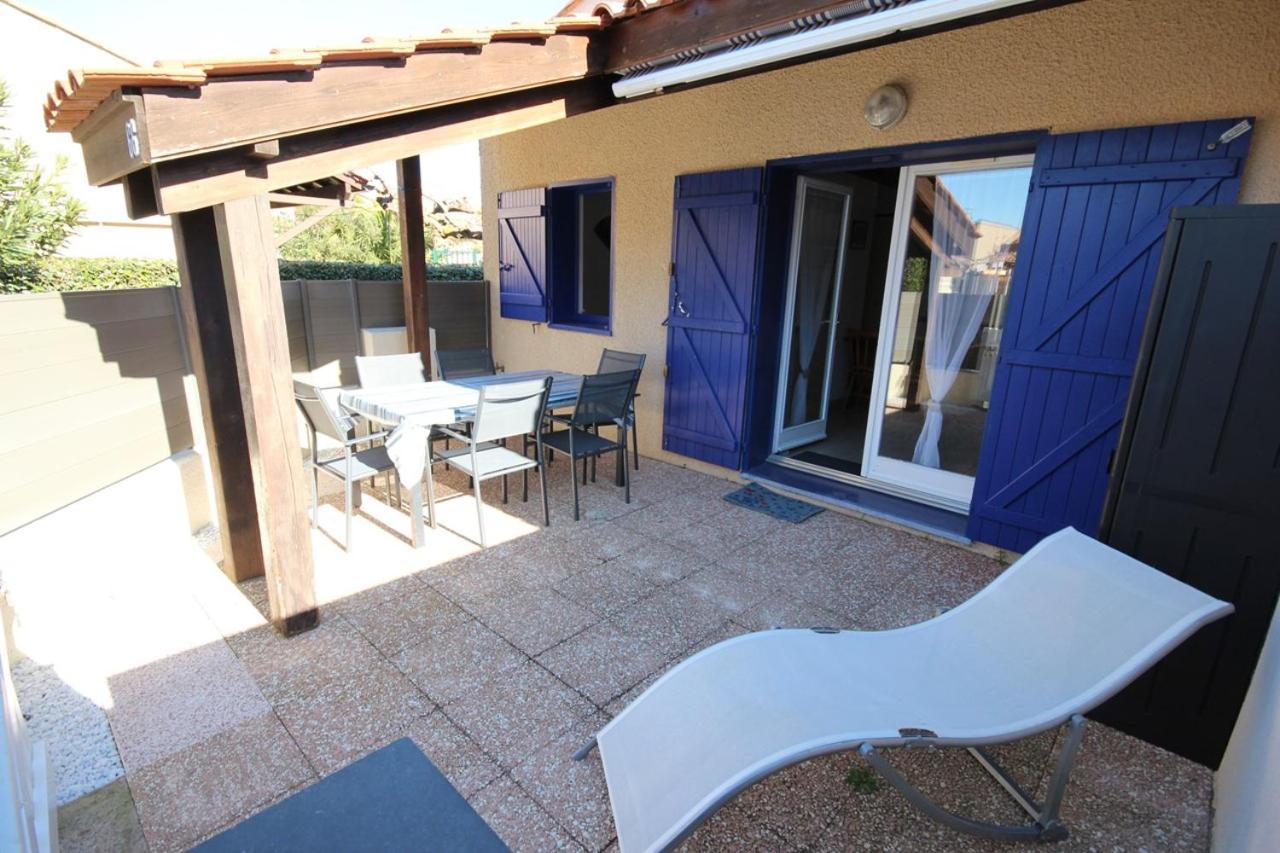 B&B Portiragnes - Belle villa d angle rénovée, 5 couchages, 100 m de la plage, 1 chambre, 1 grande mezzanine climatisée, terrasse ombragée parking dans résidence sécurisée LRVM66 - Bed and Breakfast Portiragnes